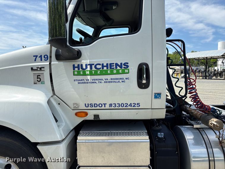 image for item EF1150 2018 International LT625 semi truck