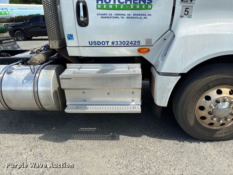 image for item EF1150 2018 International LT625 semi truck