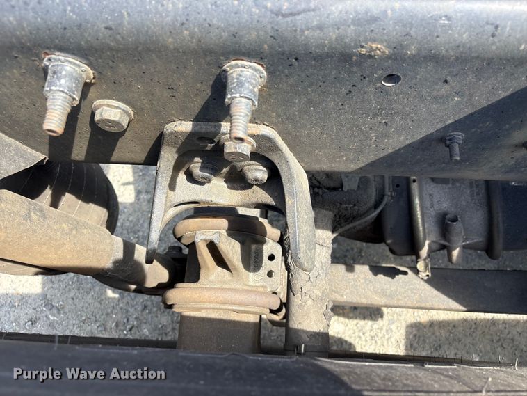 image for item EF1150 2018 International LT625 semi truck