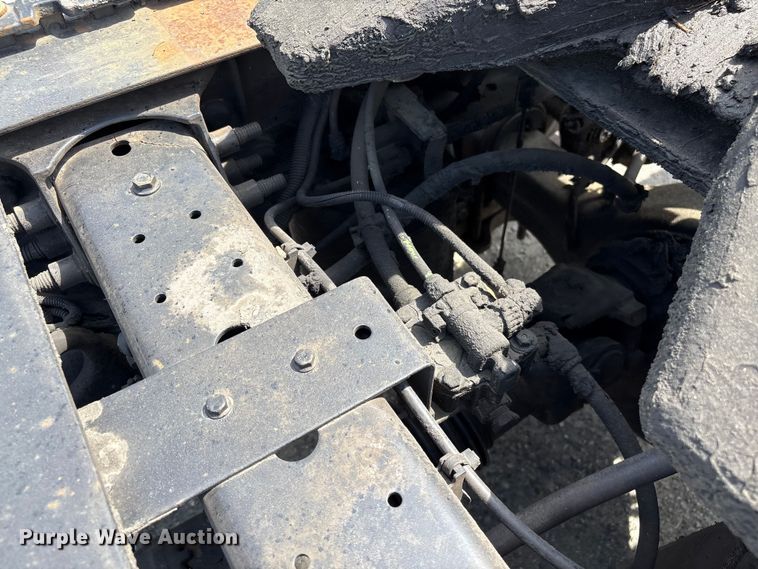 image for item EF1150 2018 International LT625 semi truck