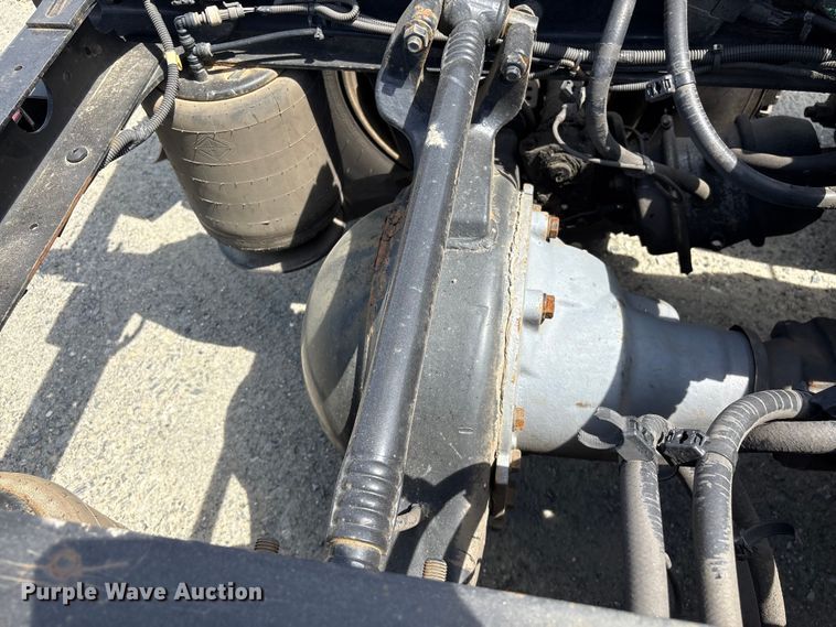 image for item EF1150 2018 International LT625 semi truck