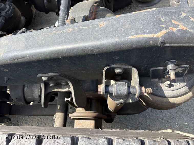 image for item EF1150 2018 International LT625 semi truck