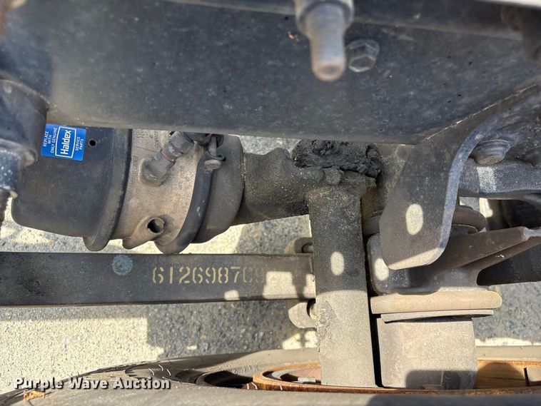 image for item EF1150 2018 International LT625 semi truck