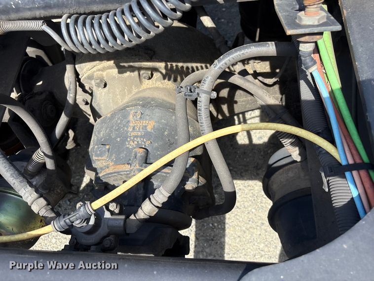image for item EF1150 2018 International LT625 semi truck
