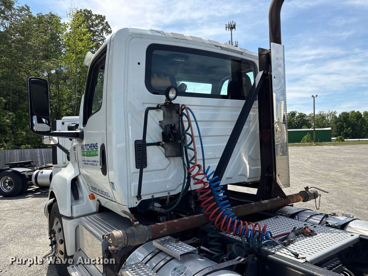 image for item EF1150 2018 International LT625 semi truck