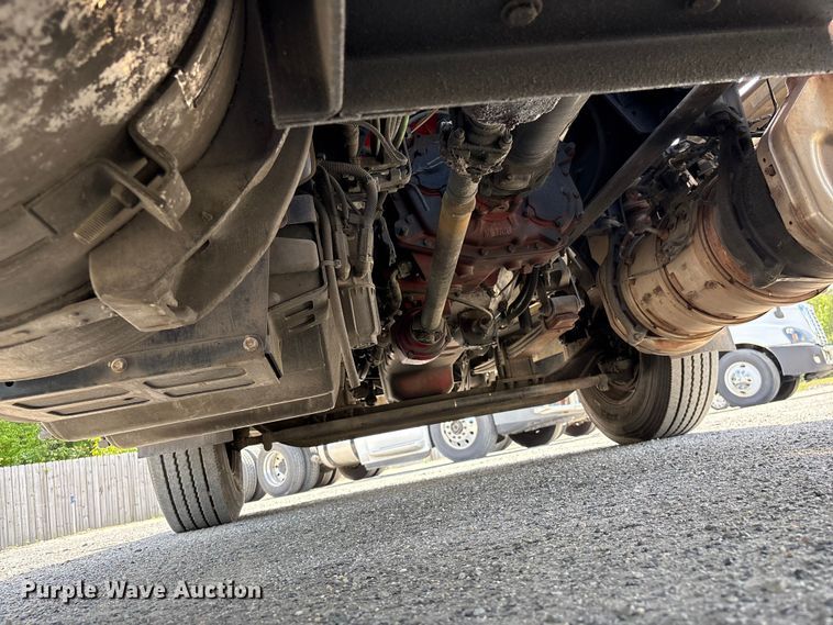 image for item EF1150 2018 International LT625 semi truck