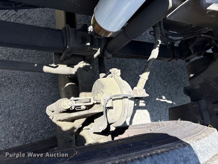 image for item EF1150 2018 International LT625 semi truck