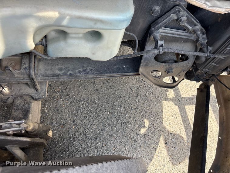 image for item EF1150 2018 International LT625 semi truck