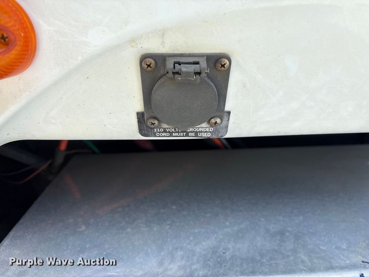 image for item EF1150 2018 International LT625 semi truck