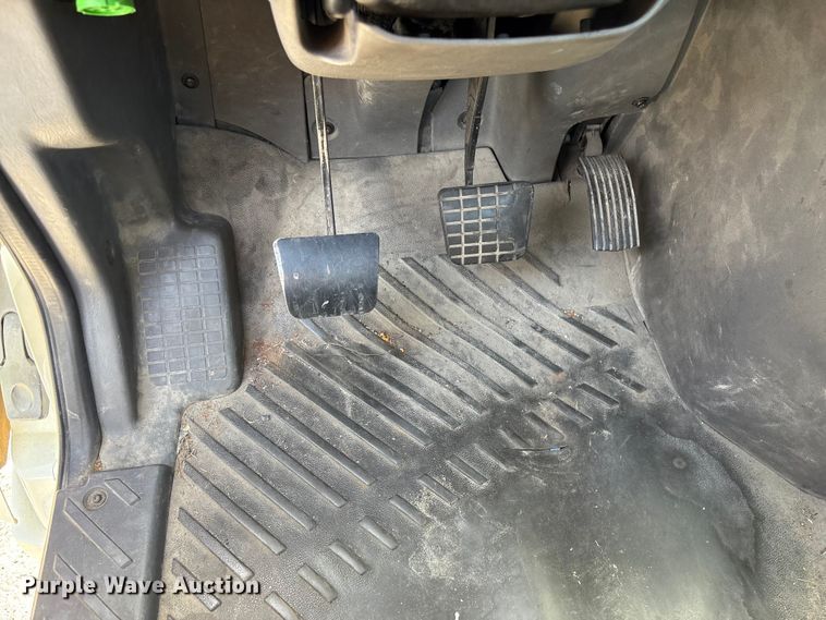 image for item EF1150 2018 International LT625 semi truck