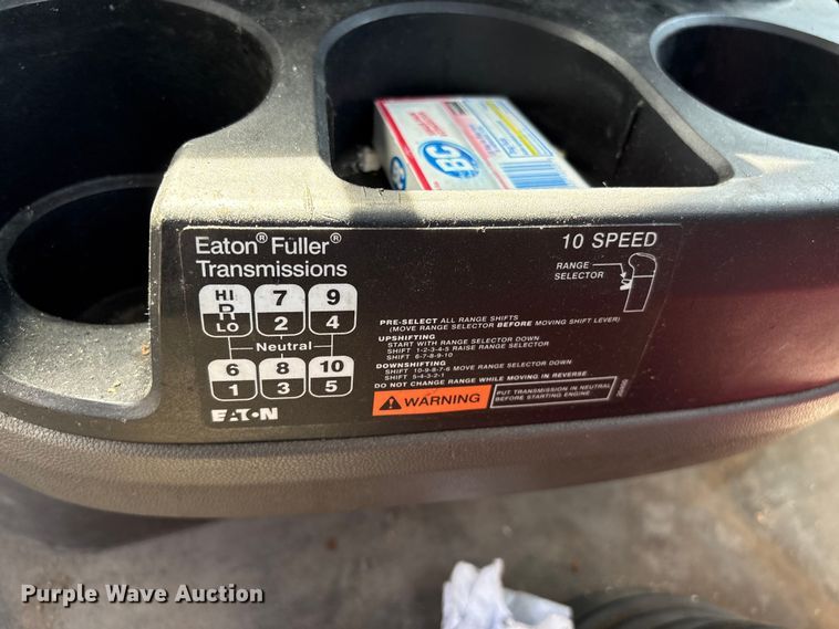 image for item EF1150 2018 International LT625 semi truck