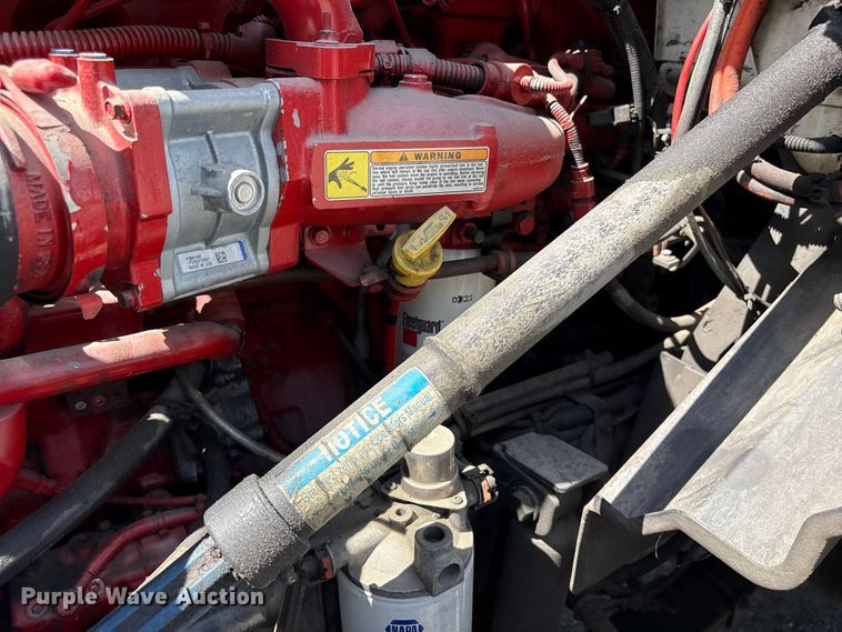 image for item EF1150 2018 International LT625 semi truck