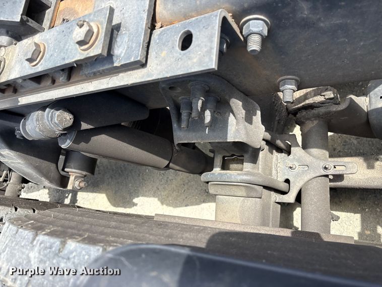 image for item EF1151 2016 Freightliner Cascadia 113 semi truck