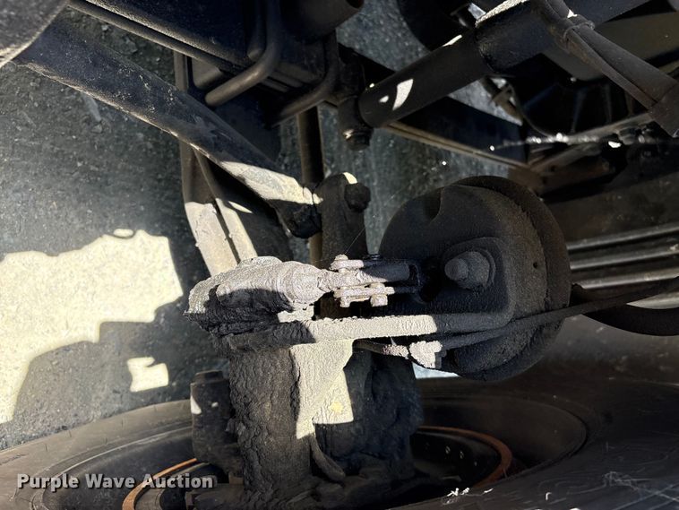 image for item EF1151 2016 Freightliner Cascadia 113 semi truck