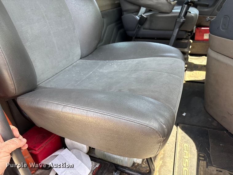 image for item EF1151 2016 Freightliner Cascadia 113 semi truck