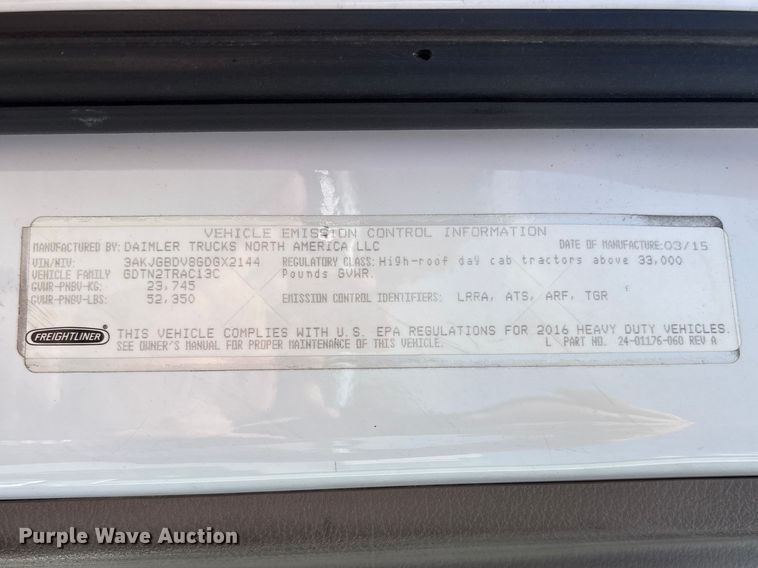 image for item EF1151 2016 Freightliner Cascadia 113 semi truck