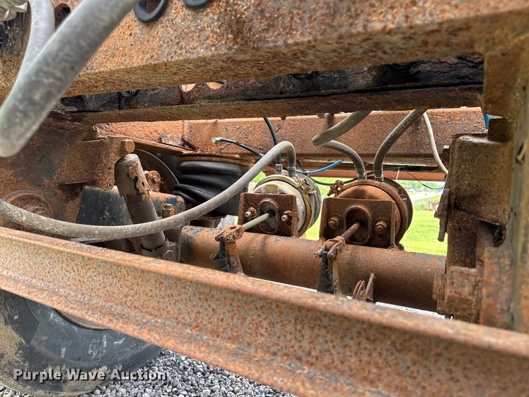 image for item EF2477 2007 Pitts LT42-L log trailer