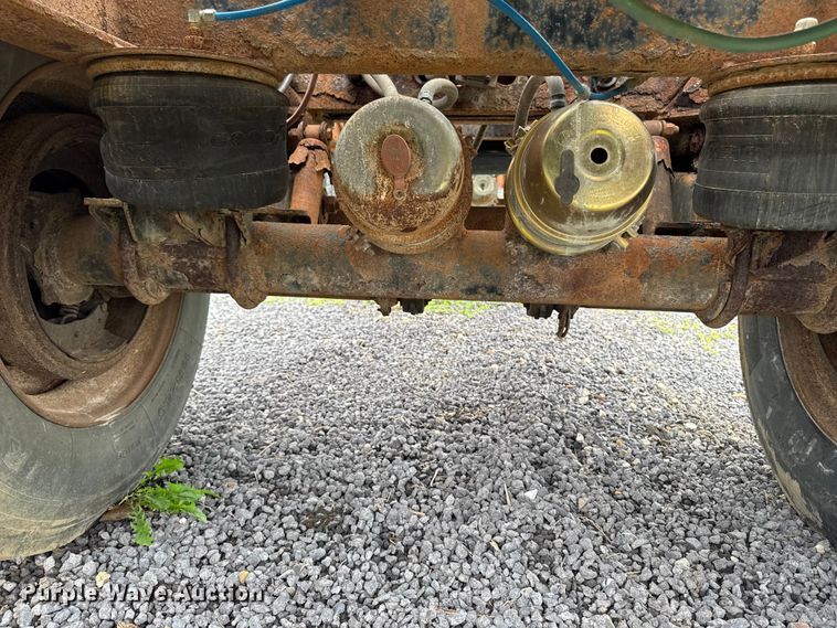image for item EF2477 2007 Pitts LT42-L log trailer