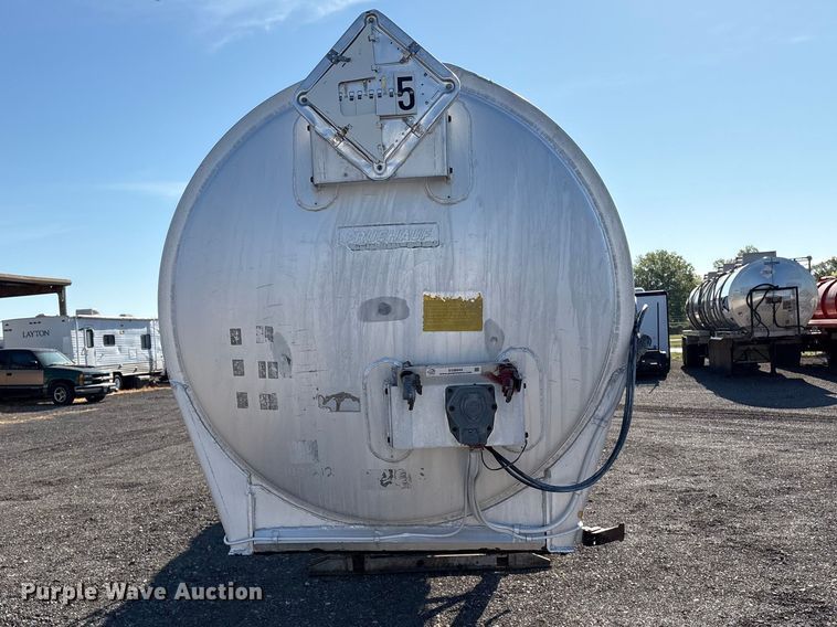 image for item EG8944 1983 Fruehauf TAO-F2-RDF 5000 tank trailer