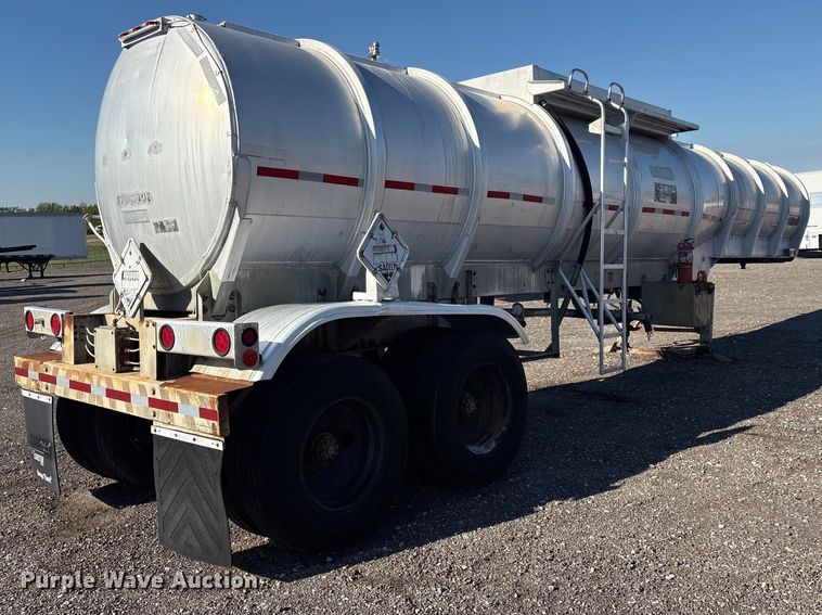 image for item EG8944 1983 Fruehauf TAO-F2-RDF 5000 tank trailer