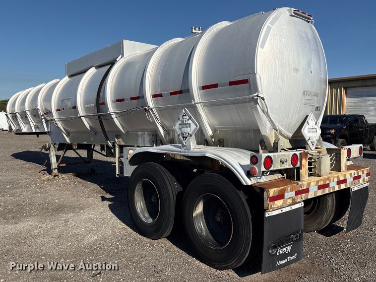 image for item EG8944 1983 Fruehauf TAO-F2-RDF 5000 tank trailer