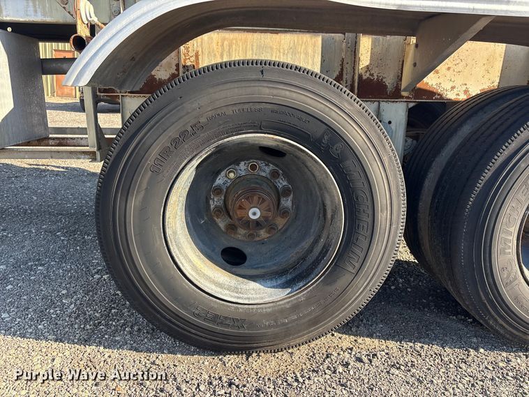 image for item EG8944 1983 Fruehauf TAO-F2-RDF 5000 tank trailer