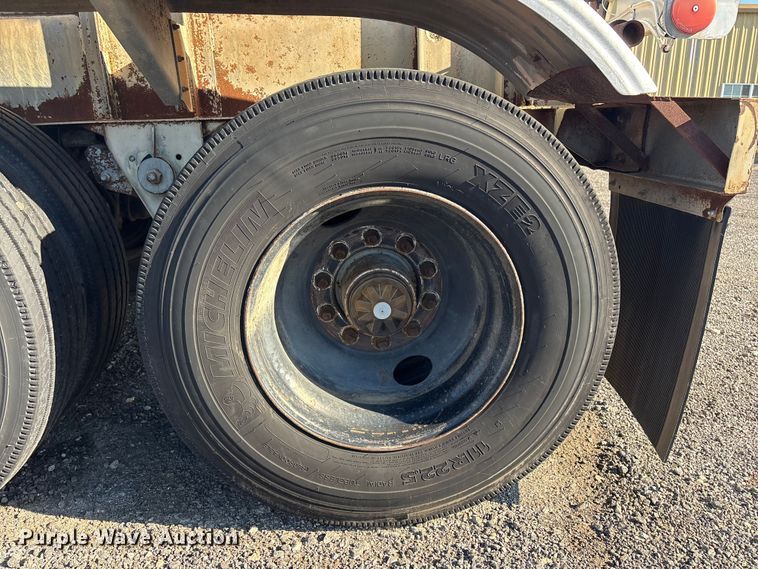 image for item EG8944 1983 Fruehauf TAO-F2-RDF 5000 tank trailer