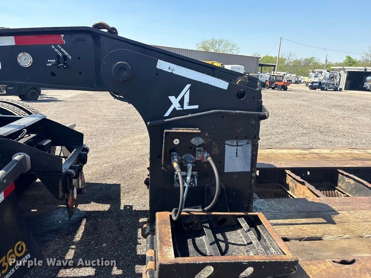 image for item EG8949 2017 XL Specialized Trailers XL 110 HDG lowboy equipment trailer