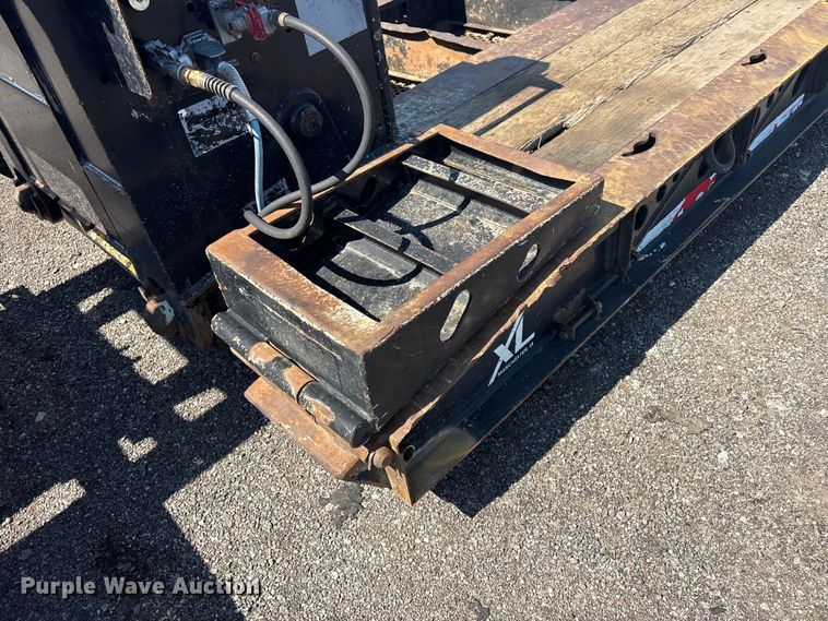 image for item EG8949 2017 XL Specialized Trailers XL 110 HDG lowboy equipment trailer