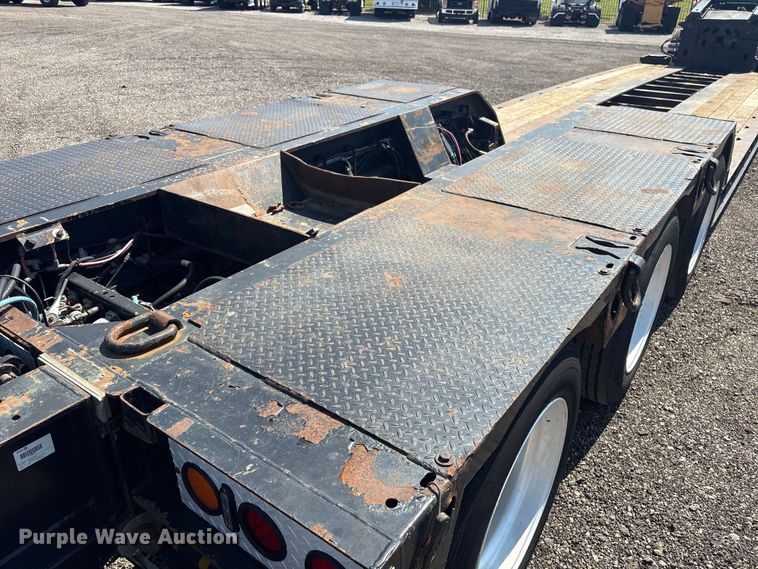 image for item EG8949 2017 XL Specialized Trailers XL 110 HDG lowboy equipment trailer