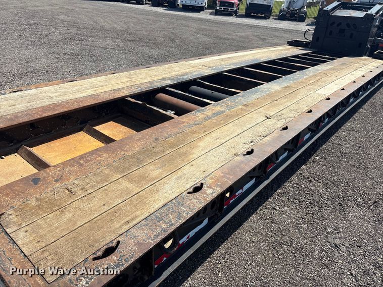 image for item EG8949 2017 XL Specialized Trailers XL 110 HDG lowboy equipment trailer