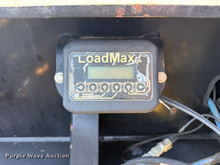 image for item EG8949 2017 XL Specialized Trailers XL 110 HDG lowboy equipment trailer