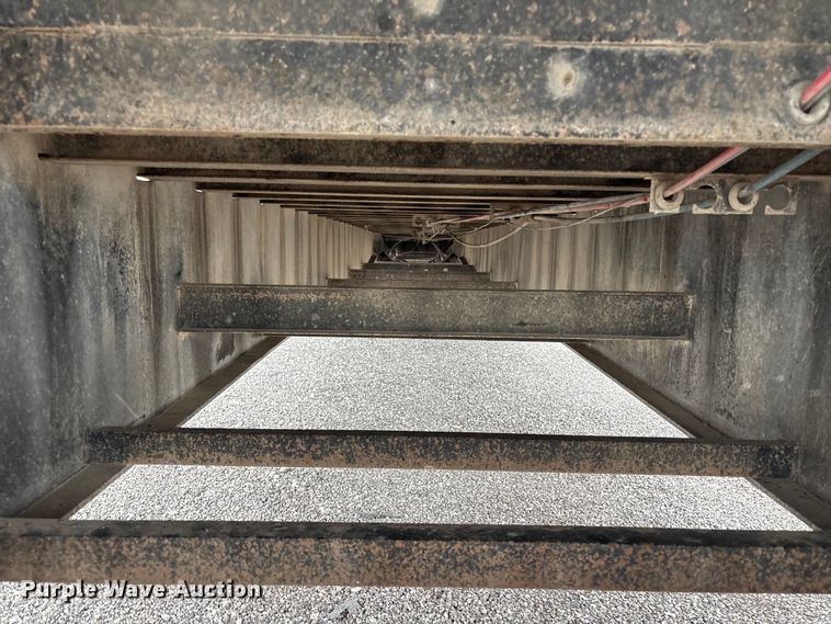 image for item EG9002 2013 Fontaine HAVSD12WSA drop deck trailer