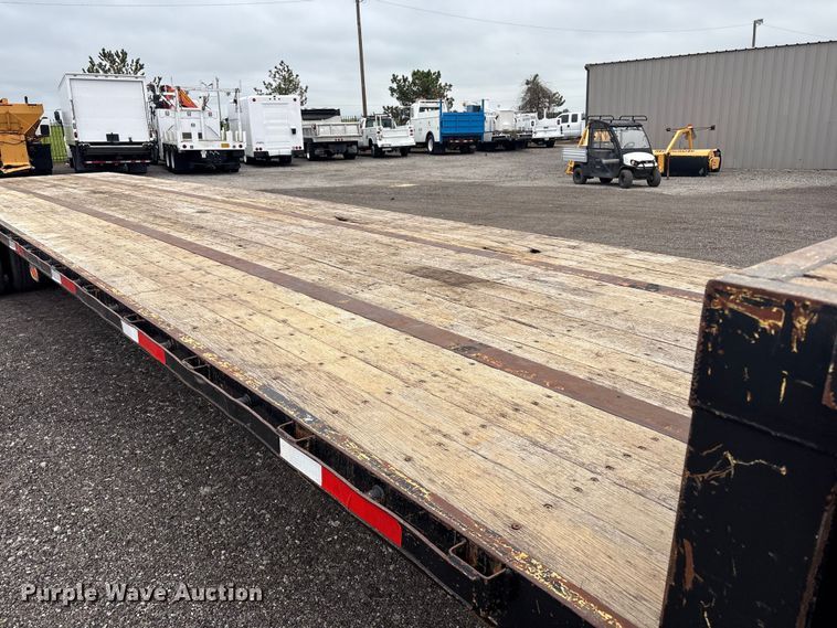 image for item EG9002 2013 Fontaine HAVSD12WSA drop deck trailer