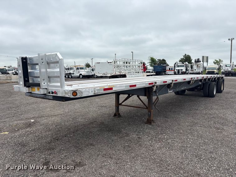 image for item EG9003 2005 Utility Trailer Mfg Co. FS2CHA flatbed trailer
