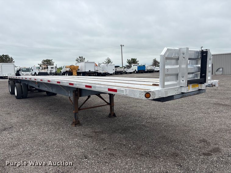 image for item EG9003 2005 Utility Trailer Mfg Co. FS2CHA flatbed trailer