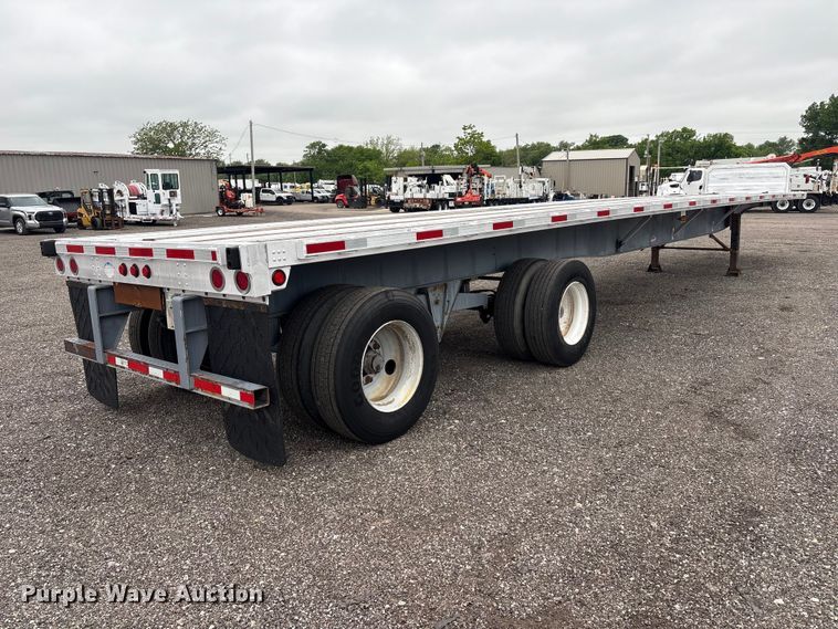 image for item EG9003 2005 Utility Trailer Mfg Co. FS2CHA flatbed trailer