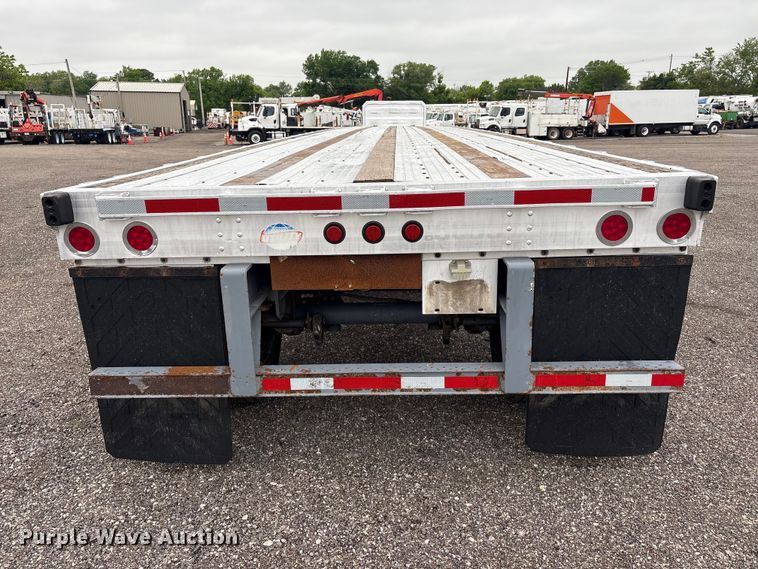 image for item EG9003 2005 Utility Trailer Mfg Co. FS2CHA flatbed trailer