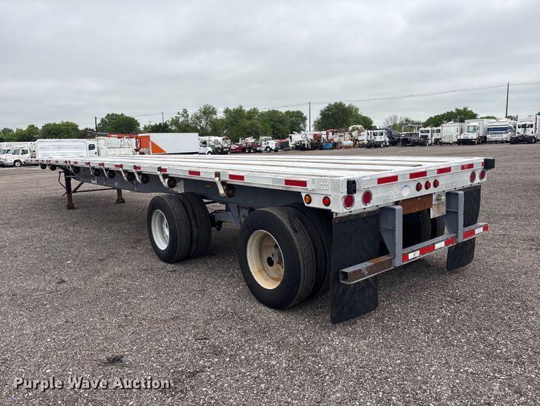 image for item EG9003 2005 Utility Trailer Mfg Co. FS2CHA flatbed trailer