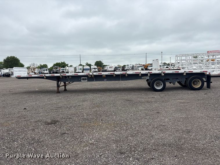 image for item EG9003 2005 Utility Trailer Mfg Co. FS2CHA flatbed trailer