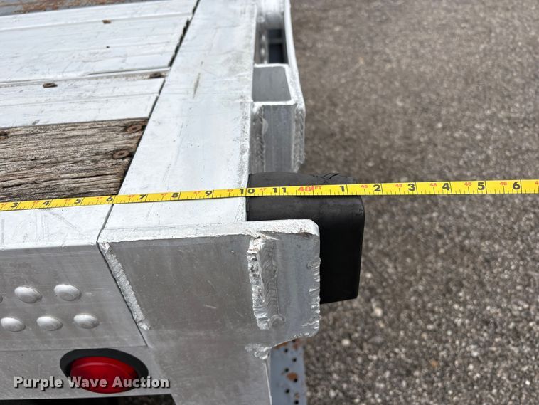 image for item EG9003 2005 Utility Trailer Mfg Co. FS2CHA flatbed trailer