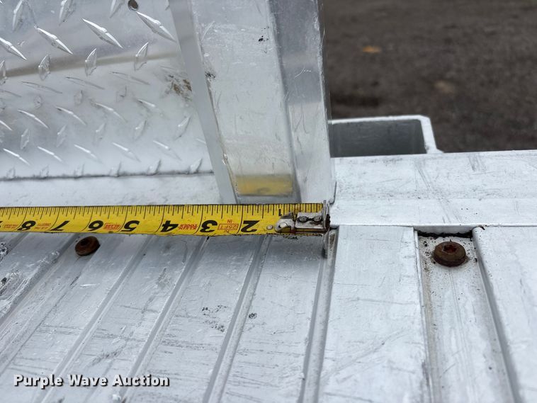 image for item EG9003 2005 Utility Trailer Mfg Co. FS2CHA flatbed trailer