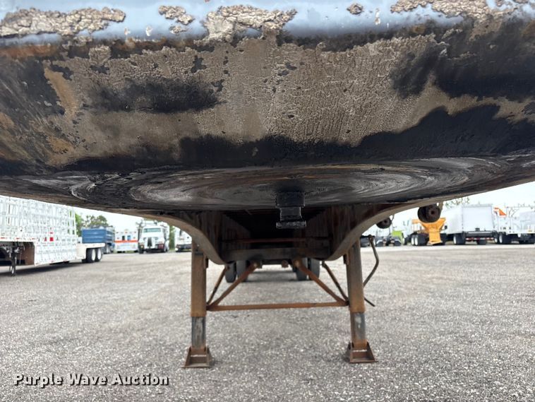 image for item EG9003 2005 Utility Trailer Mfg Co. FS2CHA flatbed trailer