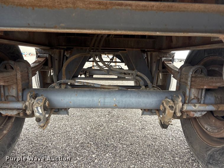 image for item EG9003 2005 Utility Trailer Mfg Co. FS2CHA flatbed trailer