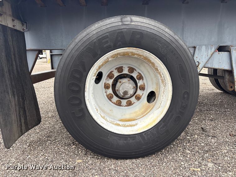 image for item EG9003 2005 Utility Trailer Mfg Co. FS2CHA flatbed trailer