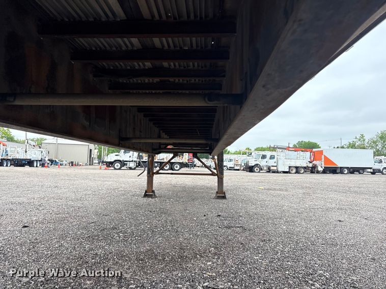 image for item EG9003 2005 Utility Trailer Mfg Co. FS2CHA flatbed trailer