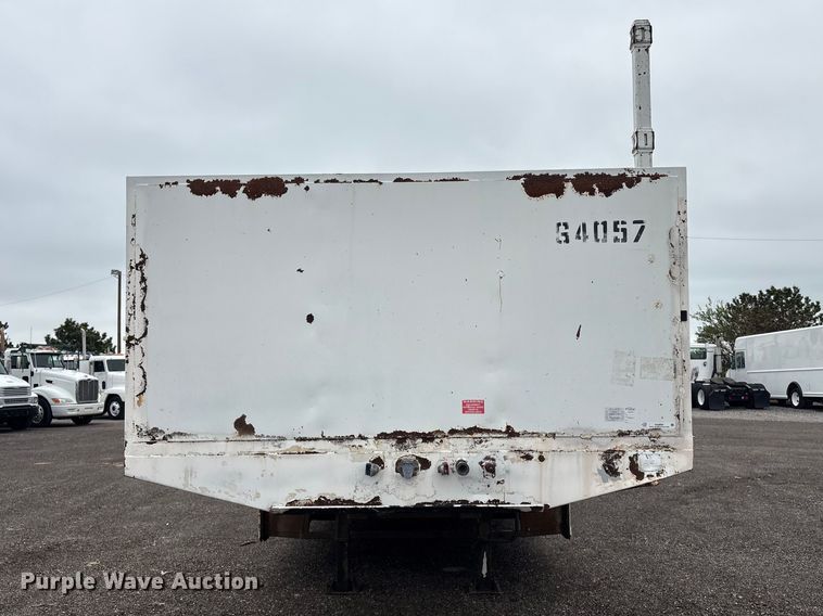 image for item EG9004 2006 Unruh Fab Inc. 40-OPEN double drop deck glass trailer