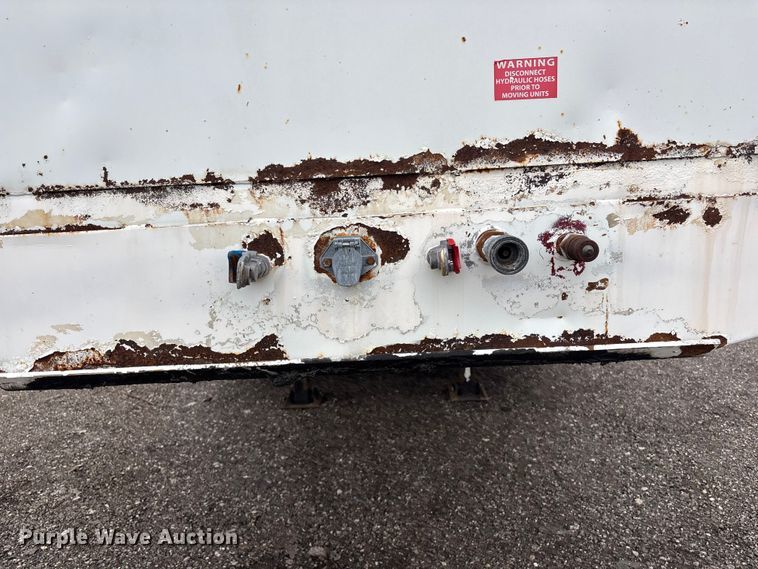 image for item EG9004 2006 Unruh Fab Inc. 40-OPEN double drop deck glass trailer