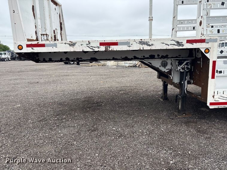 image for item EG9004 2006 Unruh Fab Inc. 40-OPEN double drop deck glass trailer