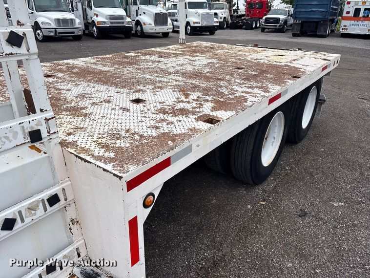 image for item EG9004 2006 Unruh Fab Inc. 40-OPEN double drop deck glass trailer